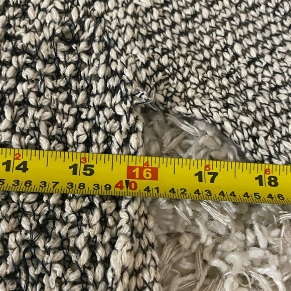 🎈VINTAGE Havana knit black and white V neck sweater size  M - Picture 10 of 11